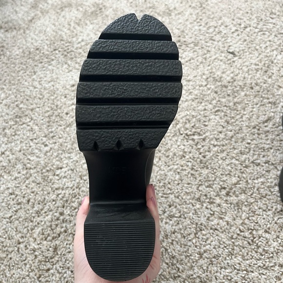 Elegant Black Women's Platform Shoes - Picture 6 of 6